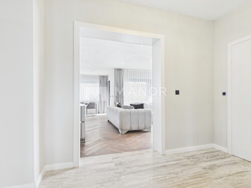 Thumbnail 6359930 - 8