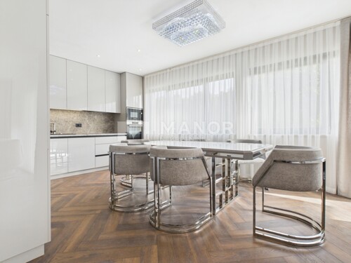 Thumbnail 6359930 - 4