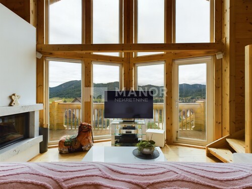 GORSKI KOTAR, MRKOPALJ - Drvena kuća s prekrasnim pogledom,