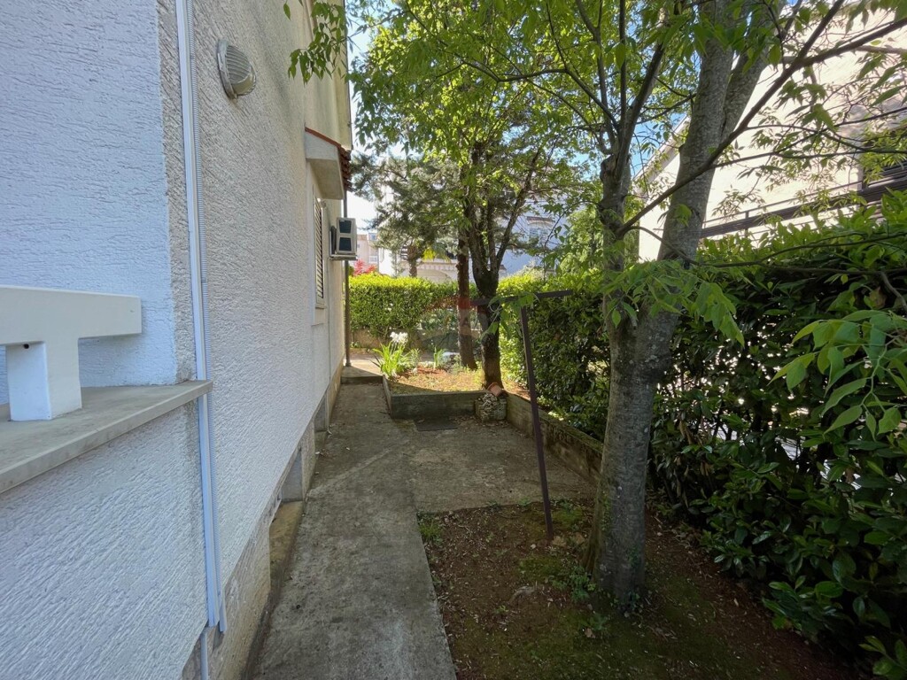 Image 6359970 - 9