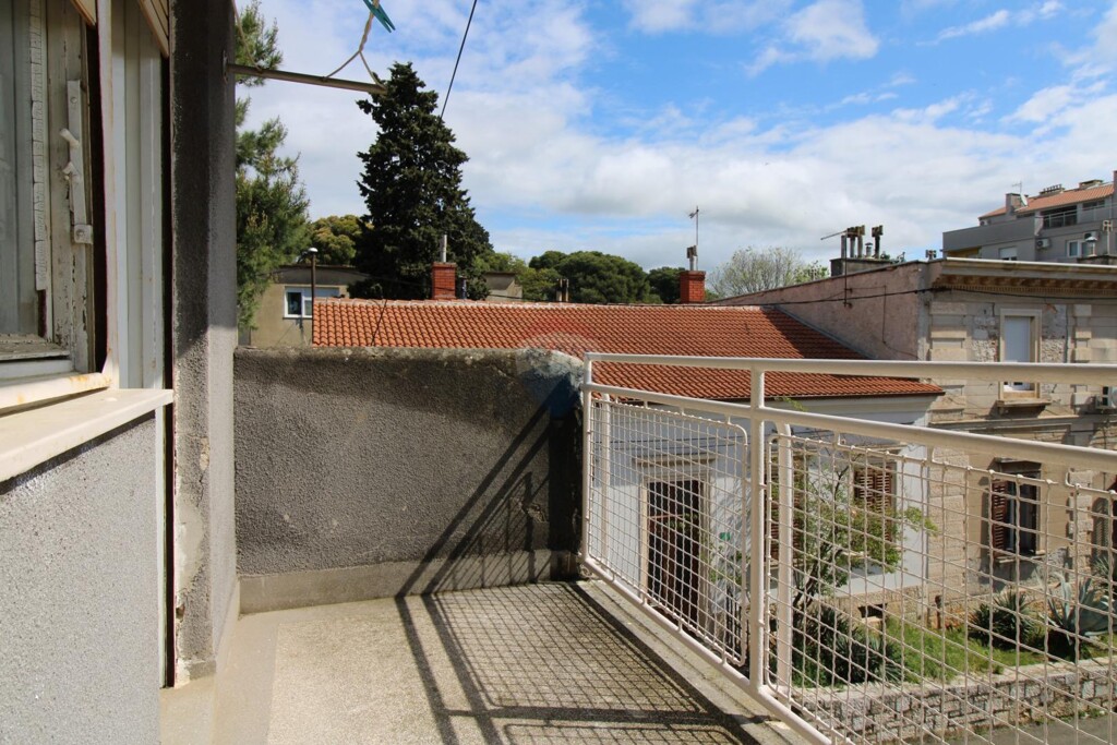 Image 6359980 - 12