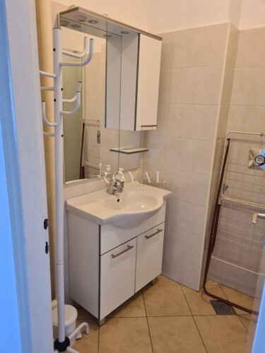 Thumbnail 6360070 - 4