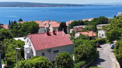 Kuća sa 3 jedinice 200m od mora