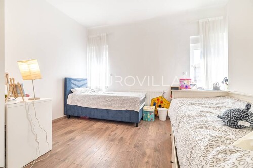 Thumbnail 6360122 - 7