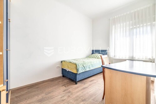 Thumbnail 6360122 - 4