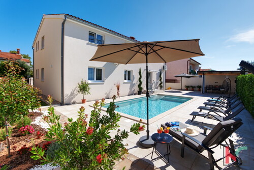 ISTRA, PULA, ŠTINJAN, PROSTRANA MODERNA KUĆA S BAZENOM, #PRODAJA