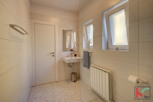 Thumbnail 6360128 - 12