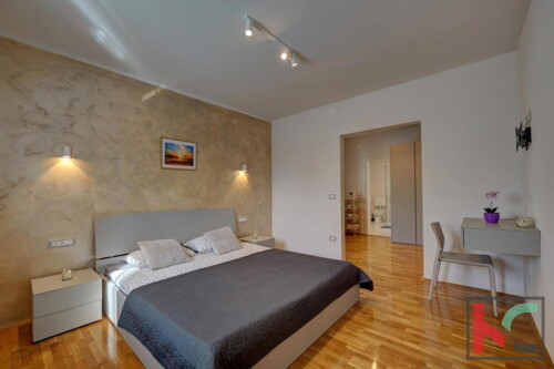 Thumbnail 6360128 - 10