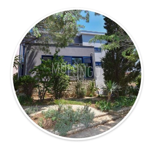 PAG, NOVALJA apartmanska kuća