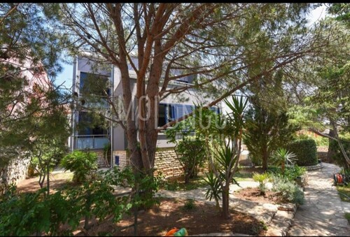 Thumbnail 6360150 - 3