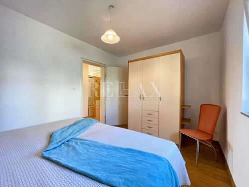 Thumbnail 6360152 - 9