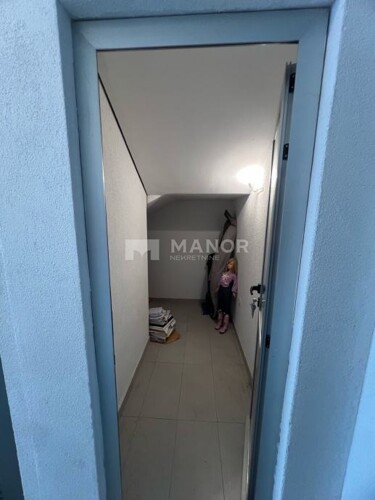 Thumbnail 6360159 - 12