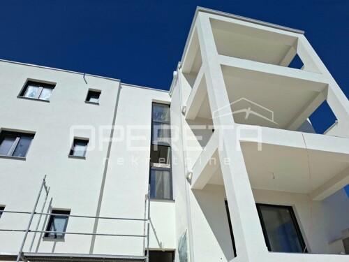 Thumbnail 6360267 - 9