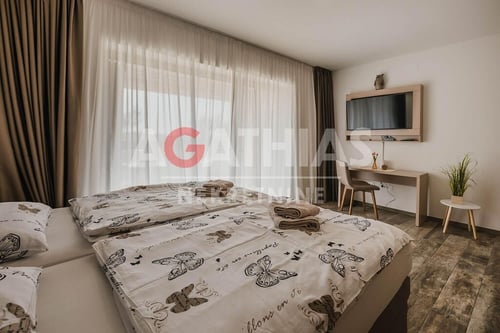 Novigrad, stan 115 m² 2S + DB, parking, vrt