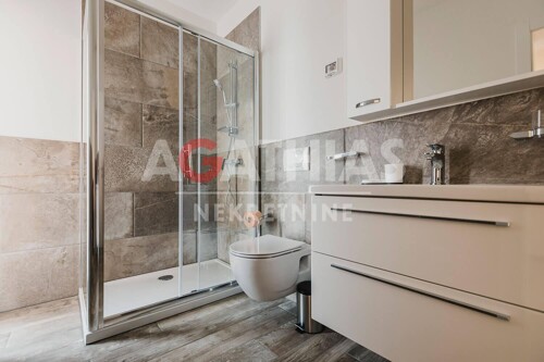 Thumbnail 6360288 - 5