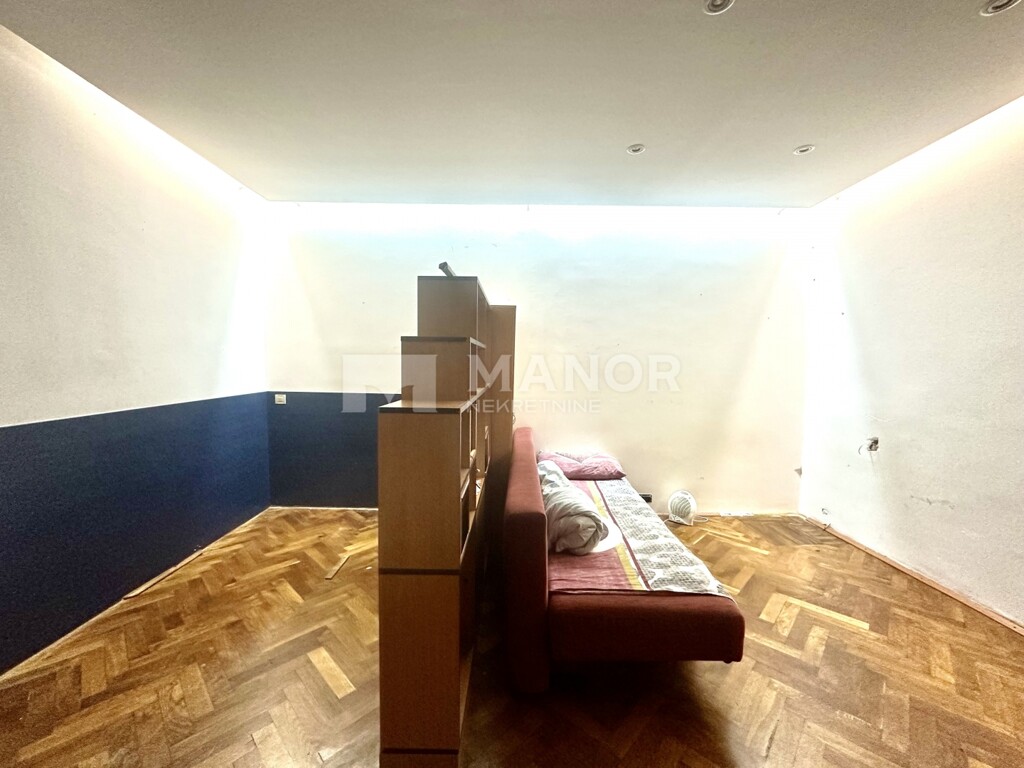 Image 6360367 - 8