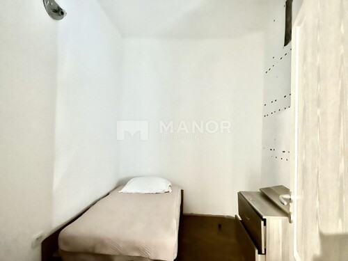 Thumbnail 6360367 - 12