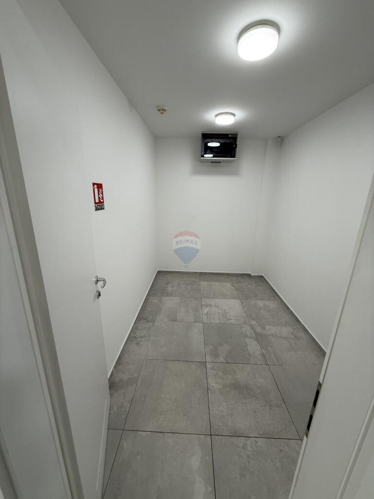 Image 6360370 - 9