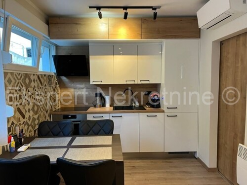 Split, Gripe, jednosoban stan 31 m2 na prvom katu zgrade, renoviran