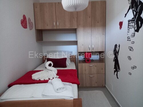 Thumbnail 6360380 - 12