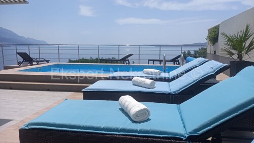 Thumbnail 6360380 - 3