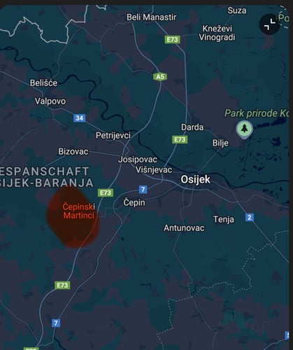 Prodajem zemljište sa kućom (adaptacija)