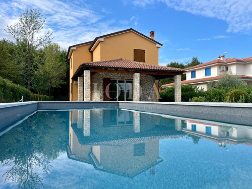 Kuća za odmor s bazenom