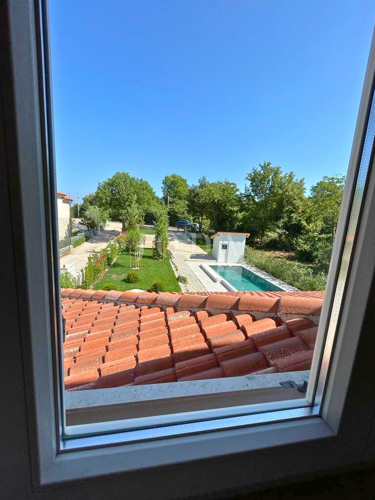 Thumbnail 6360738 - 6