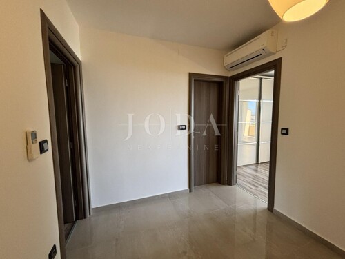 Thumbnail 6360742 - 13