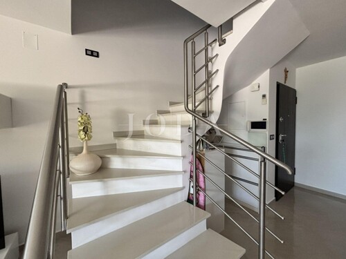 Thumbnail 6360742 - 12