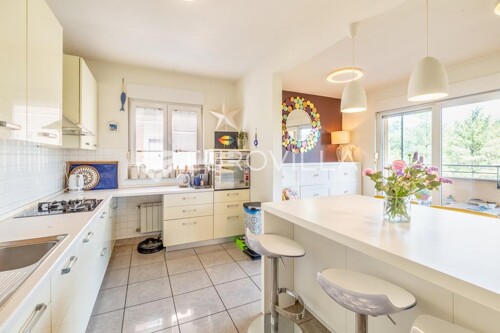 Thumbnail 6360743 - 5