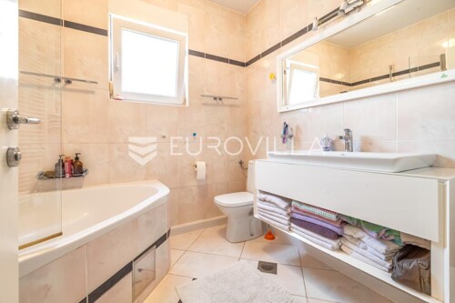 Thumbnail 6360743 - 12