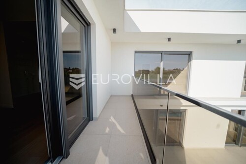 Thumbnail 6360754 - 7