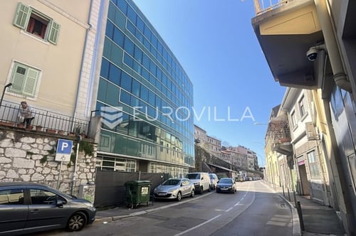 Rijeka, Centar, poslovna zgrada na vrhunskoj lokaciji NKP 750m2