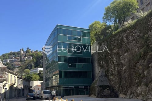 Rijeka, Centar, poslovna zgrada na vrhunskoj lokaciji NKP 750m2