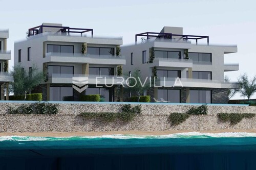 Thumbnail 6360760 - 4