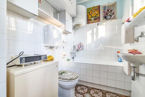 Thumbnail 6360768 - 3