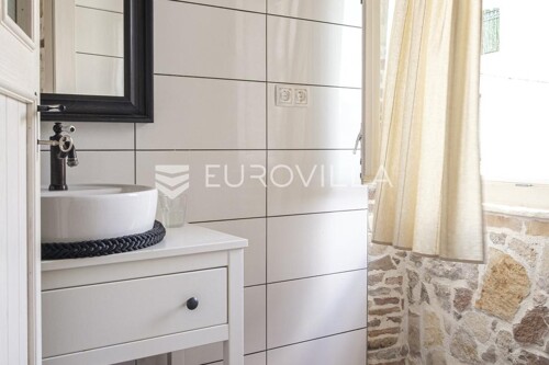 Thumbnail 6360772 - 19