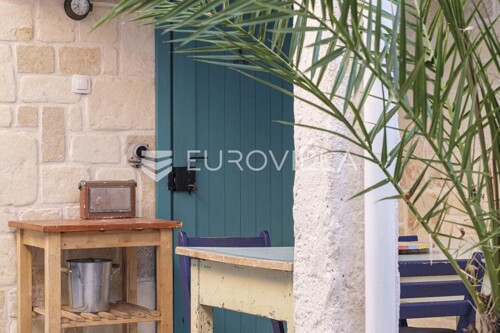 Thumbnail 6360772 - 71