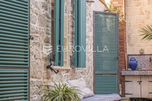 Thumbnail 6360772 - 74