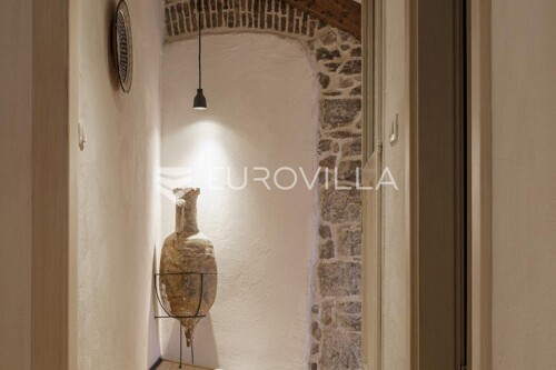 Thumbnail 6360772 - 82