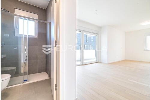 Thumbnail 6360777 - 5