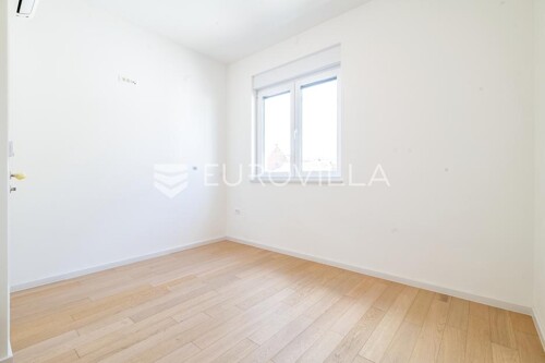 Thumbnail 6360777 - 8