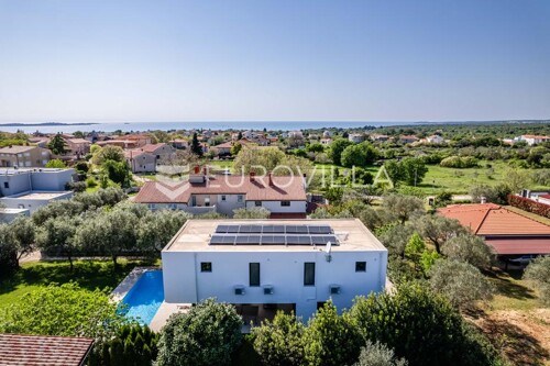 Thumbnail 6360780 - 5