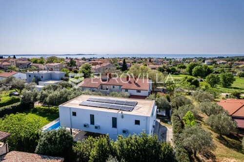 Thumbnail 6360780 - 4