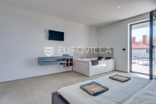 Thumbnail 6360780 - 18