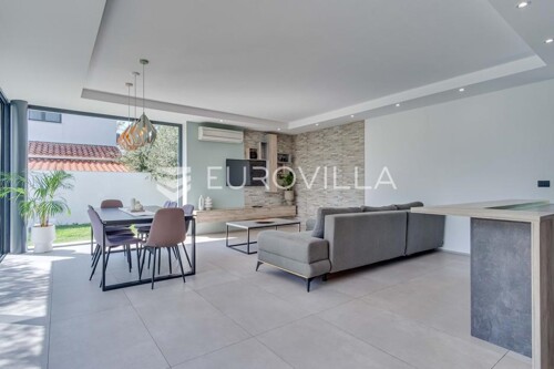 Thumbnail 6360780 - 6