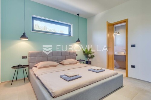 Thumbnail 6360780 - 10