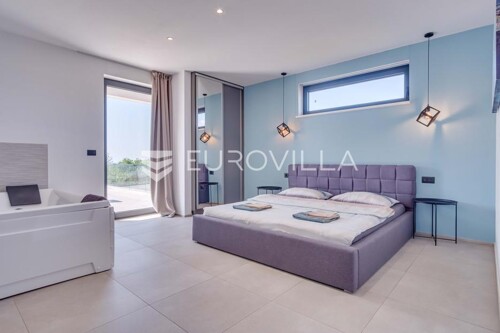 Thumbnail 6360780 - 14