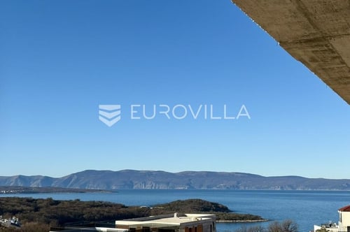 Njivice, Otok Krk, dvosoban stan s dnevnim boravkom u kvalitetnoj novogradnji